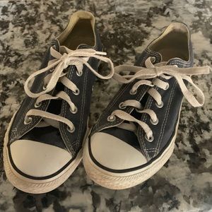 Boys Converse all star size 3. Great condition